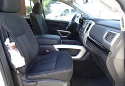 2018 Nissan Titan - Thumbnail 26