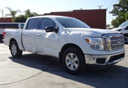 2018 Nissan Titan - Thumbnail 4