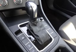 2019 Volkswagen Jetta - Thumbnail 35