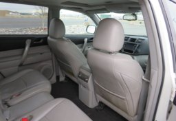 2013 Toyota Highlander - Thumbnail 23