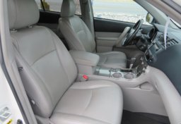 2013 Toyota Highlander - Thumbnail 25