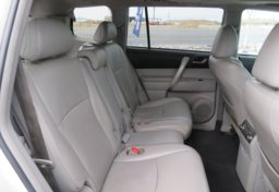 2013 Toyota Highlander - Thumbnail 28