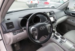2013 Toyota Highlander - Thumbnail 20