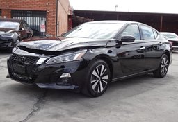 2020 Nissan Altima - Thumbnail 3