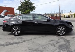 2020 Nissan Altima - Thumbnail 10