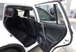 2014 Toyota RAV4 - Thumbnail 24