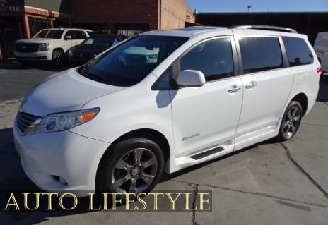 Picture of 2014 Toyota Sienna