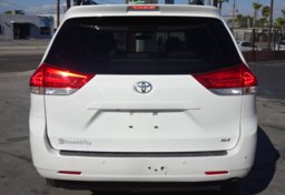 2014 Toyota Sienna - Thumbnail 12