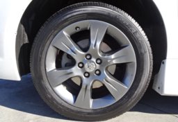 2014 Toyota Sienna - Thumbnail 16