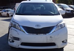 2014 Toyota Sienna - Thumbnail 11