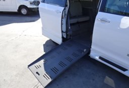 2014 Toyota Sienna - Thumbnail 19