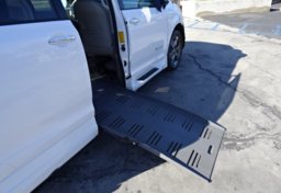 2014 Toyota Sienna - Thumbnail 18