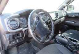 2016 Toyota Tacoma - Thumbnail 23