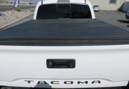 2016 Toyota Tacoma - Thumbnail 14