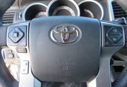 2014 Toyota Tacoma - Thumbnail 34