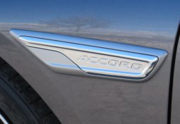 2018 Honda Accord Sedan - Thumbnail 17
