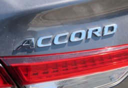 2018 Honda Accord Sedan - Thumbnail 19