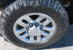 2015 Chevrolet Silverado 3500HD - Thumbnail 27