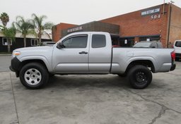 2018 Toyota Tacoma - Thumbnail 5