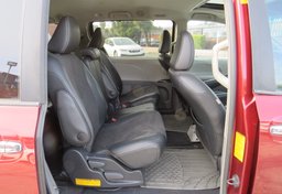 2014 Toyota Sienna - Thumbnail 26