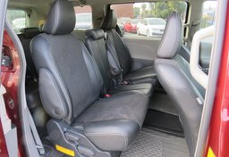 2014 Toyota Sienna - Thumbnail 29