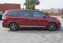 2014 Toyota Sienna - Thumbnail 6