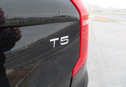 2021 Volvo XC90 - Thumbnail 17