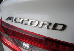 2018 Honda Accord Sedan - Thumbnail 18