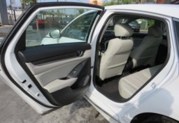 2018 Honda Accord Sedan - Thumbnail 21