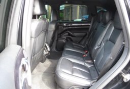 2018 Porsche Cayenne - Thumbnail 31