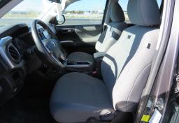 2016 Toyota Tacoma - Thumbnail 32