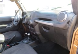 2015 Jeep Wrangler Unlimited - Thumbnail 17