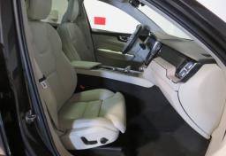 2022 Volvo XC60 - Thumbnail 26