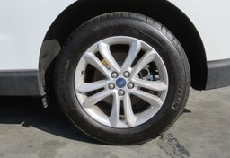 2020 Ford Edge - Thumbnail 19