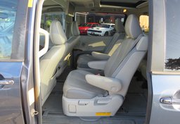 2014 Toyota Sienna - Thumbnail 25