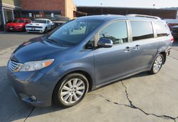 2014 Toyota Sienna - Thumbnail 1