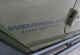 2015 Jeep Wrangler Unlimited - Thumbnail 14