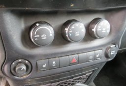 2015 Jeep Wrangler Unlimited - Thumbnail 33