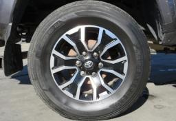 2020 Toyota Tacoma - Thumbnail 16