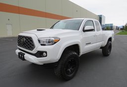 2022 Toyota Tacoma 4WD - Thumbnail 1