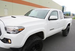 2022 Toyota Tacoma 4WD - Thumbnail 15