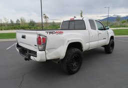 2022 Toyota Tacoma 4WD - Thumbnail 8