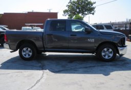 2020 Ram 1500 Classic - Thumbnail 3