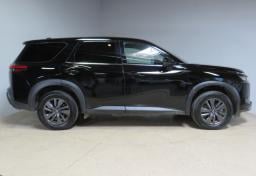 2022 Nissan Pathfinder - Thumbnail 11