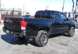 2017 Toyota Tacoma - Thumbnail 7