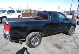 2017 Toyota Tacoma - Thumbnail 5