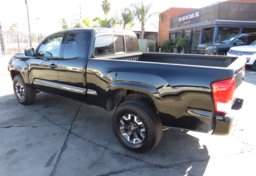 2017 Toyota Tacoma - Thumbnail 6