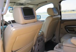 2015 Nissan Armada - Thumbnail 35