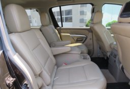 2015 Nissan Armada - Thumbnail 31