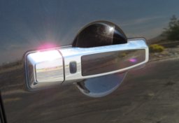 2015 Nissan Armada - Thumbnail 23